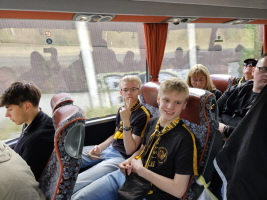 Auch die Jugend hat Spaß im Bus! Auch die Jugend hat Spaß im Bus!